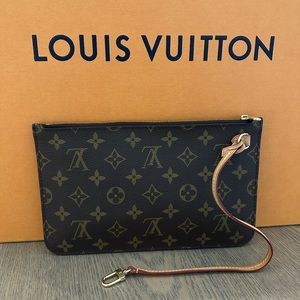 LOUIS VUITTON Authentic Monogram Neverful Wristlet/Pouchette